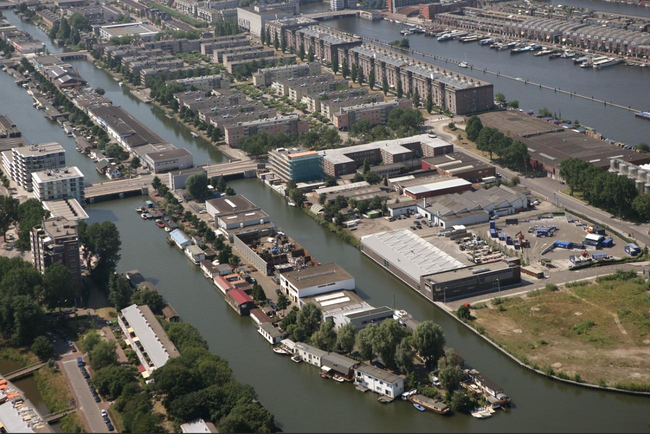 Luchtfoto: Oostpunt Zeeburgerpad
