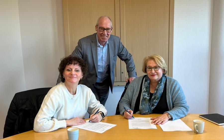 WormerWonen en Welzijnwonenplus tekenen de samenwerkingsovereenkomst