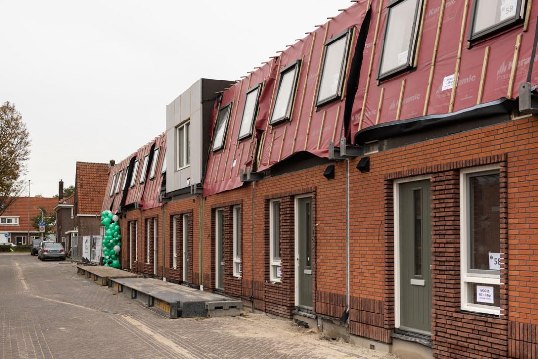 NH Bouwstroom modulaire woningen van Parteon in Rosmolenbuurt Zaandam
