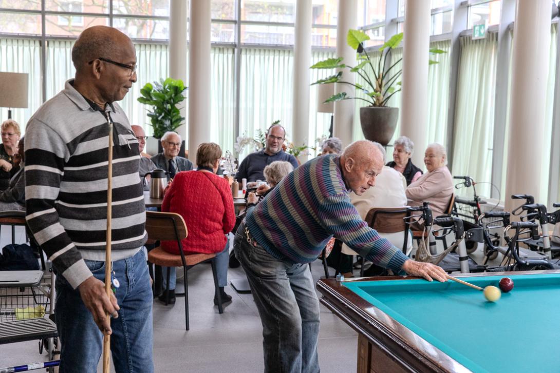 Lang Leven Thuisflat Statenjachtstraat - biljarten in gemeenschappelijke ruimte