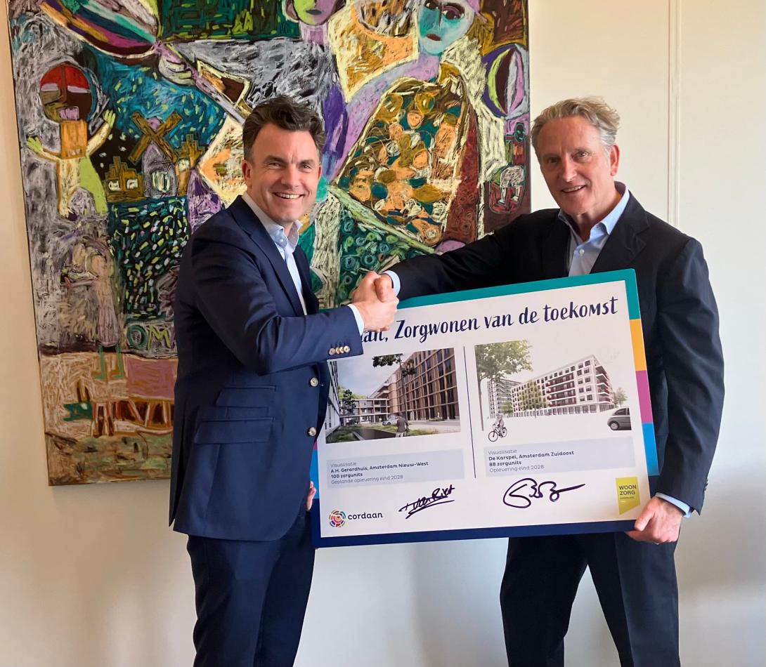 Cordaan-bestuurder Douwe van Riet (links) en Cees van Boven, bestuursvoorzitter van Woonzorg Nederland.