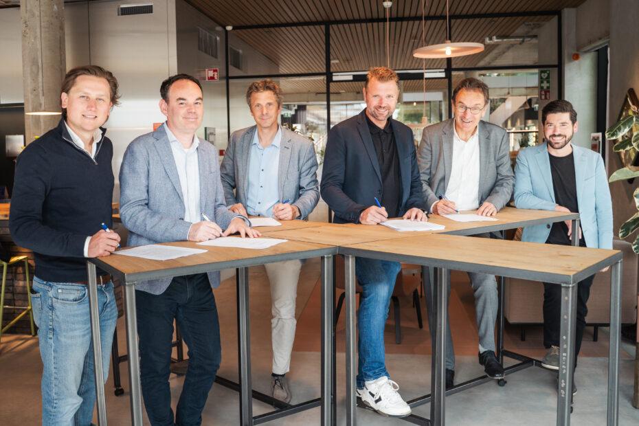 Bot Bouw, Citystone en Lieven de Key tekenen overeenkomst voor bouw woningen op NDSM-werf. 