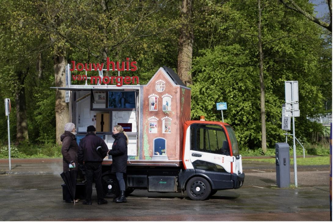 ‘Jouw Huis van Morgen’ bij de sportvelden in de Watergraafsmeer, foto: gemeente Amsterdam