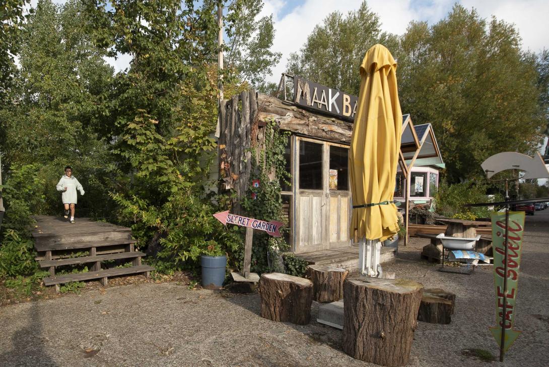 De Ceuvel cafe en terrein van bedrijven voor kleine creatieve ondernemers. Wordt waarschijnlijk in 2026 gesloopt. 