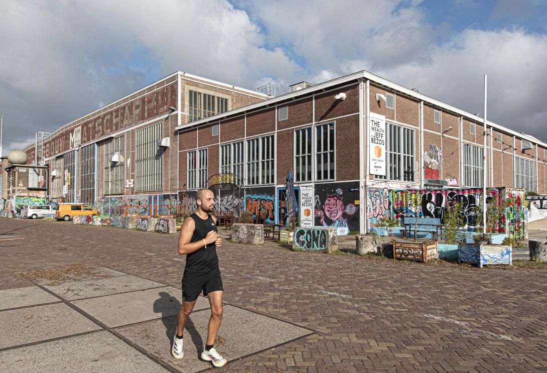 Voormalige constructiehallen van de NDSM die gespaard blijven voor Sloop 